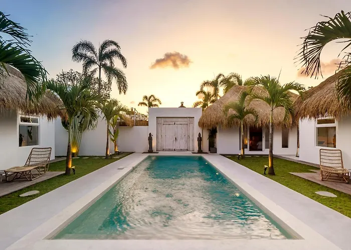 Villa Surga Blue By Alfred In Bali Seminyak 